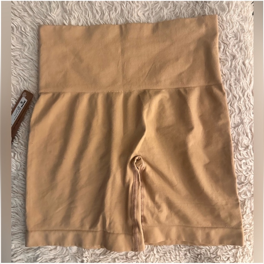 Skims shape wear - Picture 4 of 5